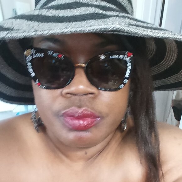 Authentic Dolce&Gabbana Sunglasses - Picture 11 of 11